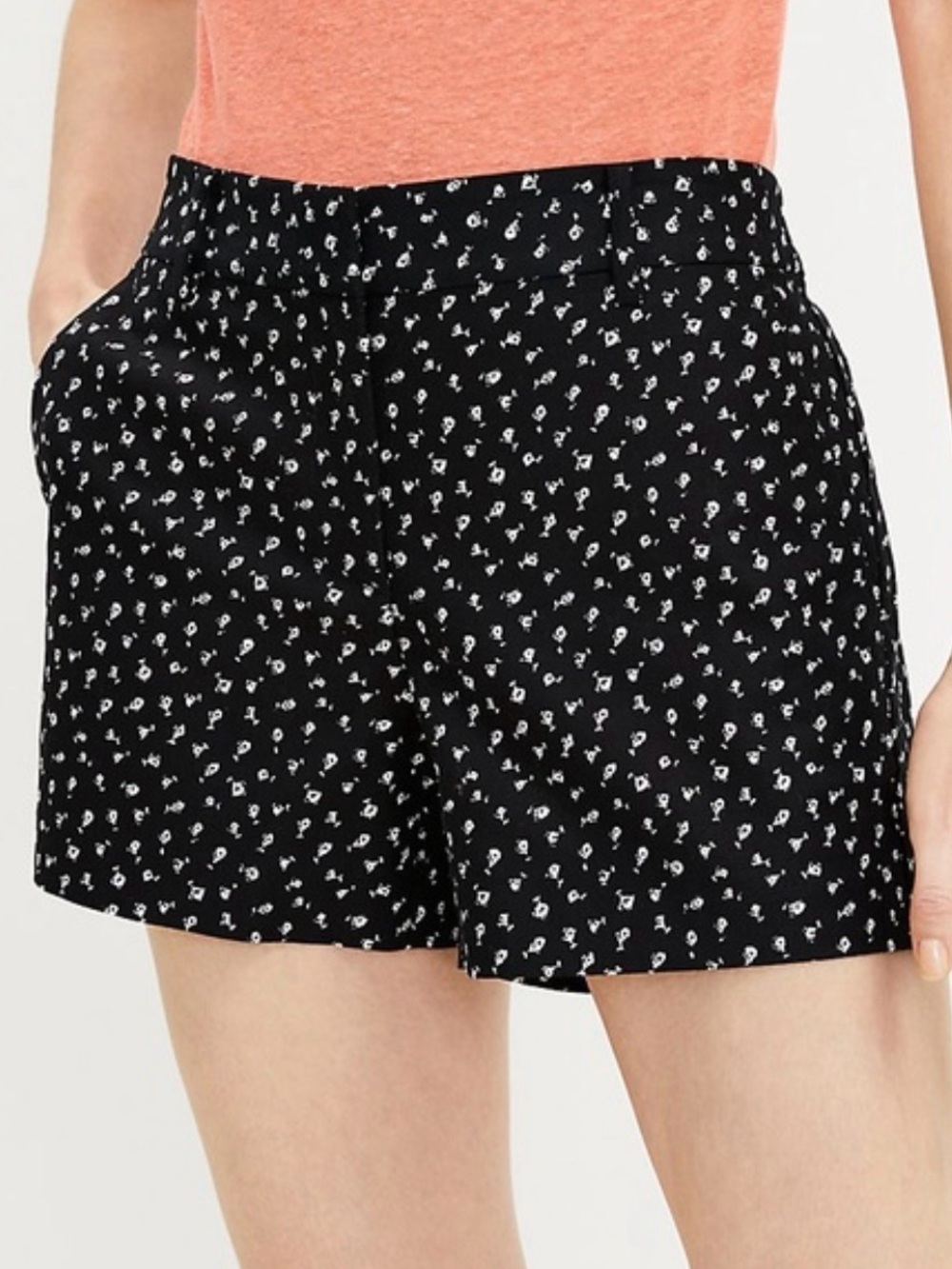 LOFT Riviera Chino Shorts Black White Ditsy Floral Size 4 NWOT
